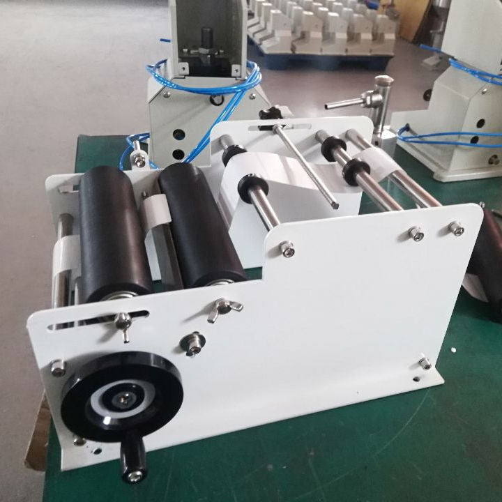 Manual Round Bottle Labeling Machine